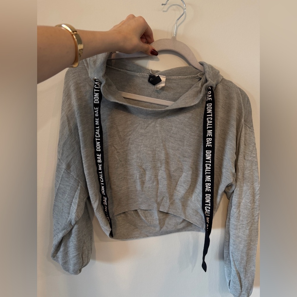 H&M Divided Light Gray Knit Top